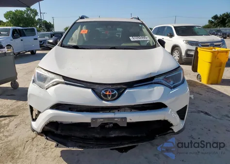 2017 Toyota Rav4 Le z USA, uszkodzony, nr VIN JTMZFREV9HJ143632
